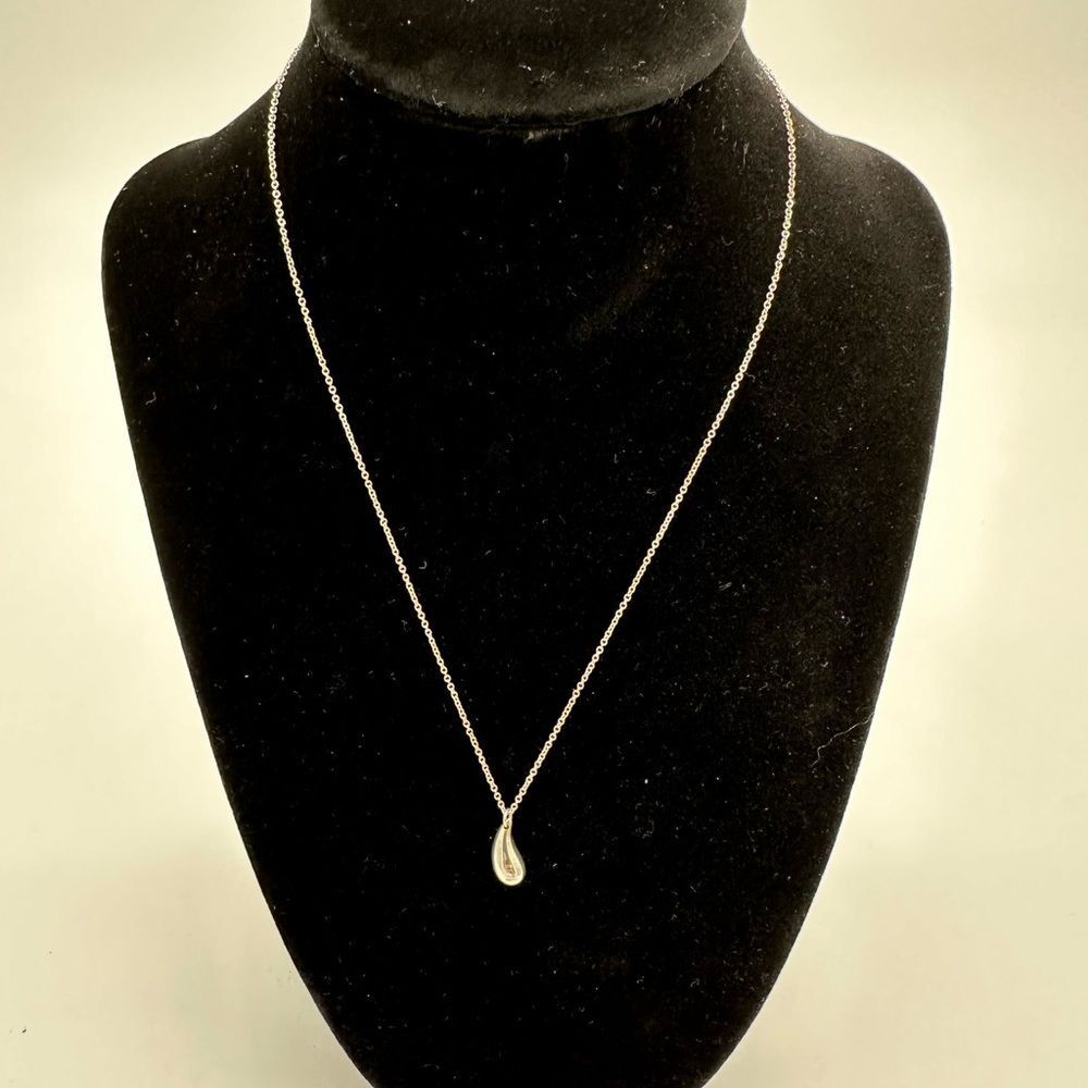 Tiffany & Co. Elsa Peretti Teardrop Pendant Necklace