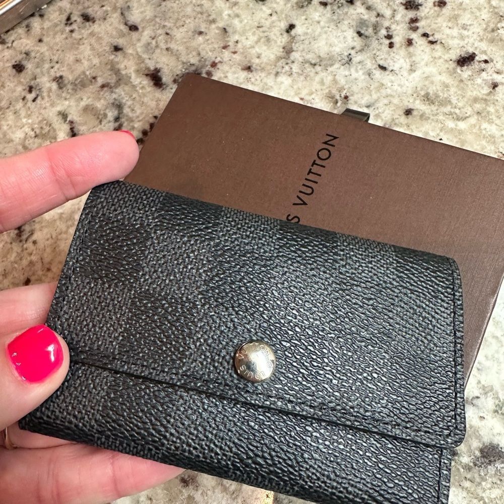 Louis Vuitton damier ebene graphite key holder - barely used with box