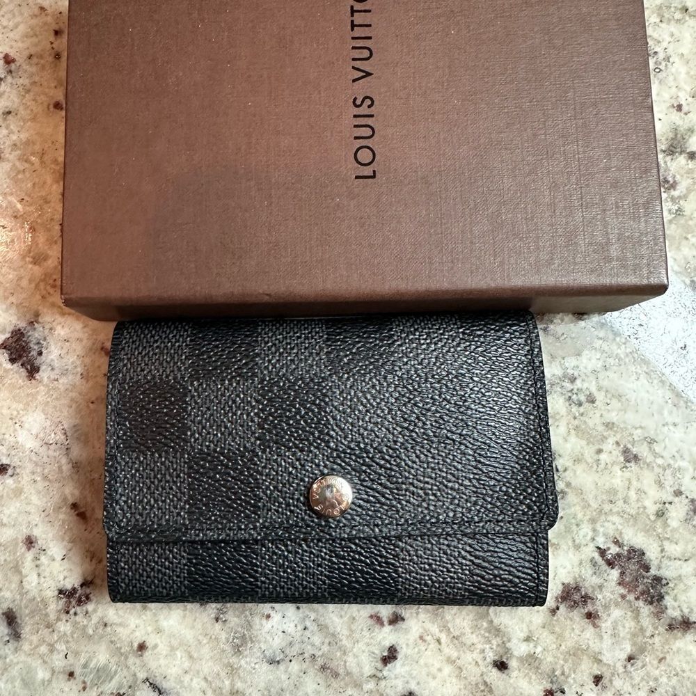 Louis Vuitton damier ebene graphite key holder - barely used with box
