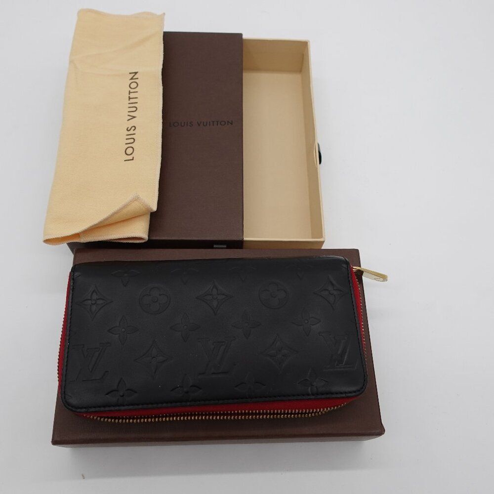 Louis Vuitton Zippy Wallet, black with red interior, 100% AUTHENTIC