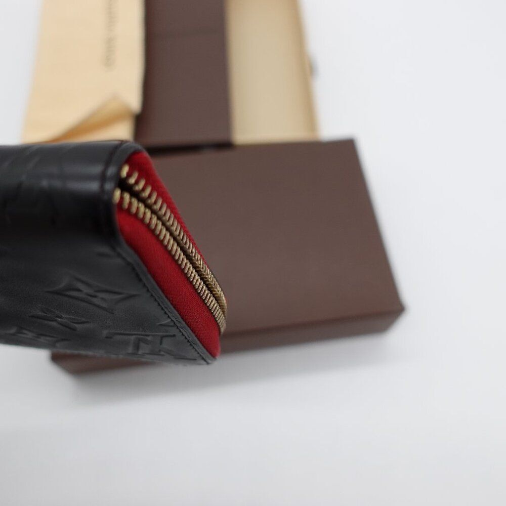 Louis Vuitton Zippy Wallet, black with red interior, 100% AUTHENTIC