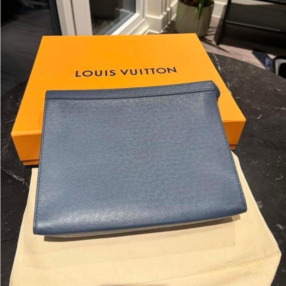 Louis Vuitton Pochette Taiga Leather