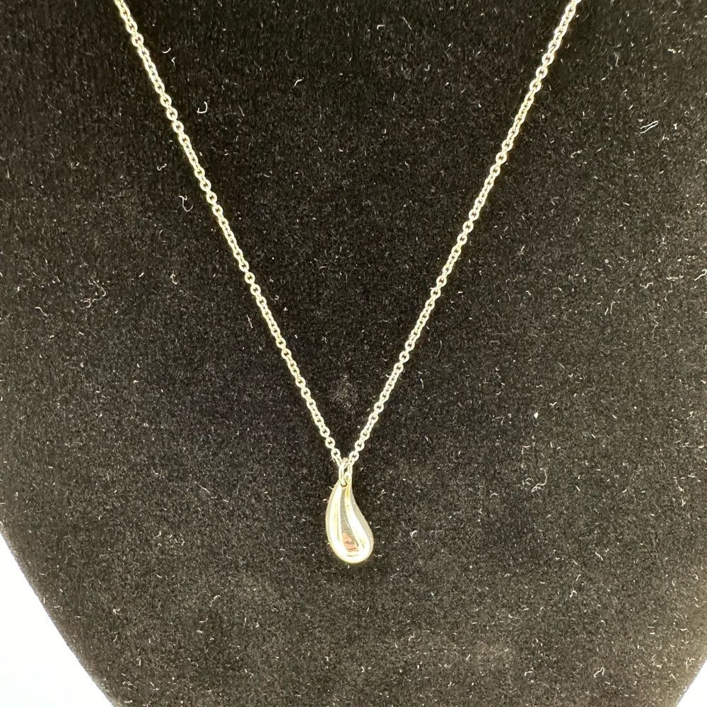 Tiffany & Co. Elsa Peretti Teardrop Pendant Necklace