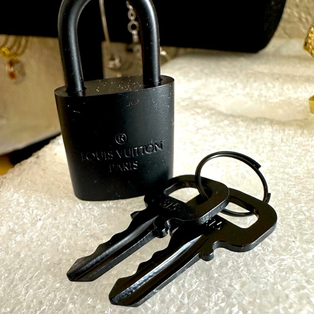 Matte black Authentoc lock and key