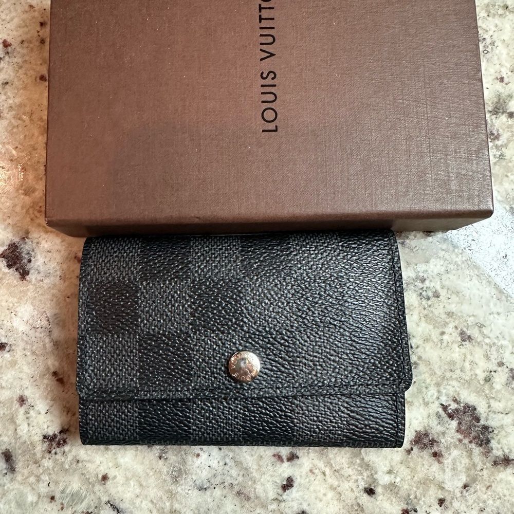 Louis Vuitton damier ebene graphite key holder - barely used with box