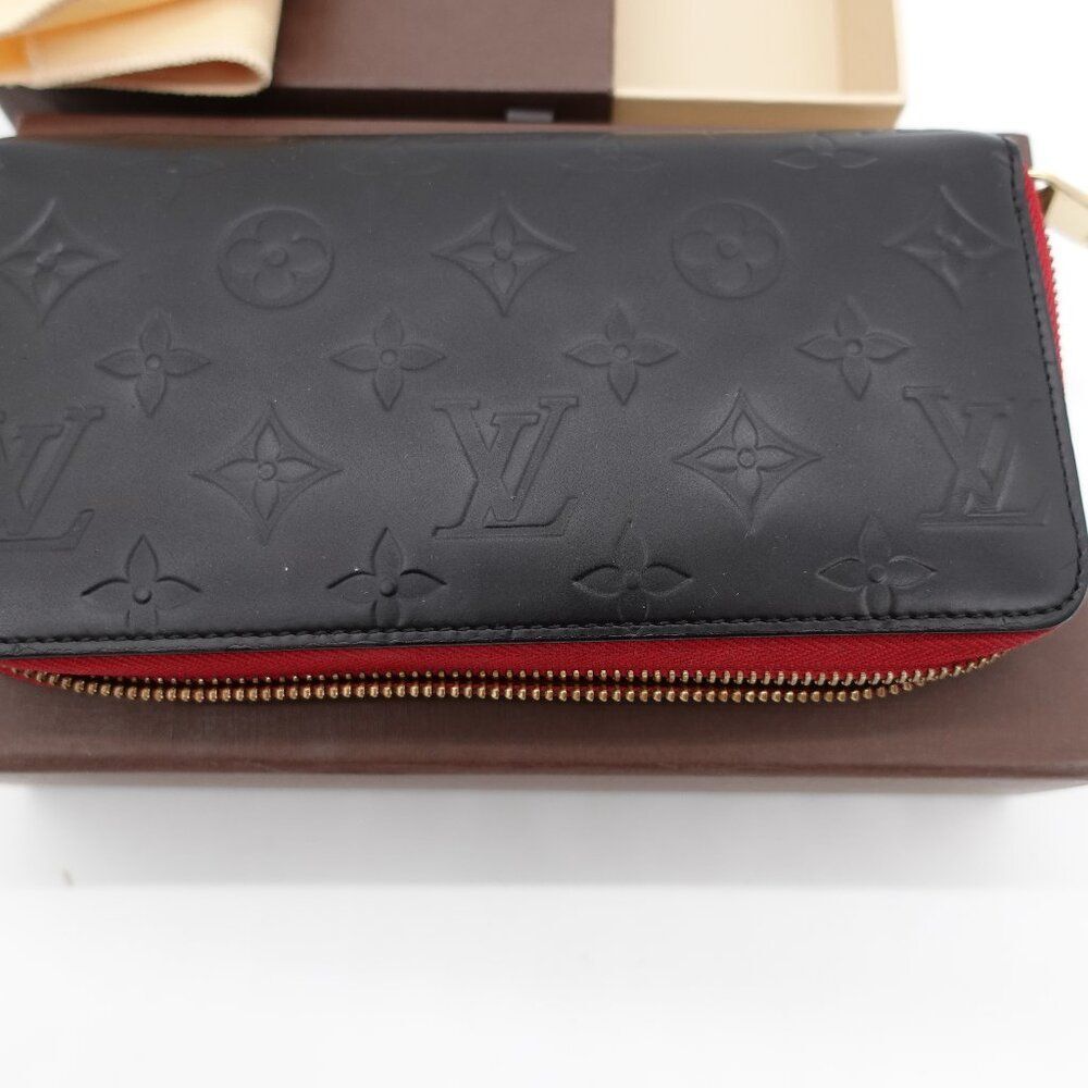 Louis Vuitton Zippy Wallet, black with red interior, 100% AUTHENTIC