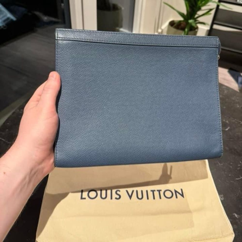 Louis Vuitton Pochette Taiga Leather